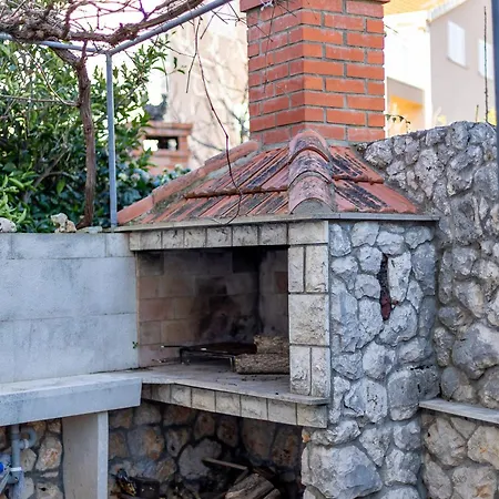 Apartment Garden Retreat - *