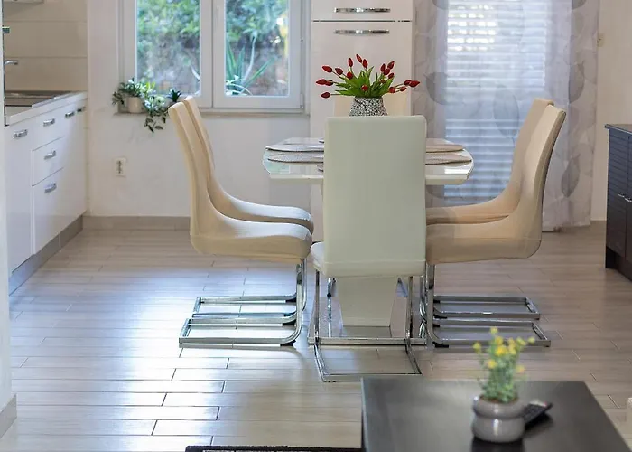 Garden Retreat - * Korčula