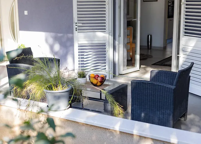 Garden Retreat - Apartment *