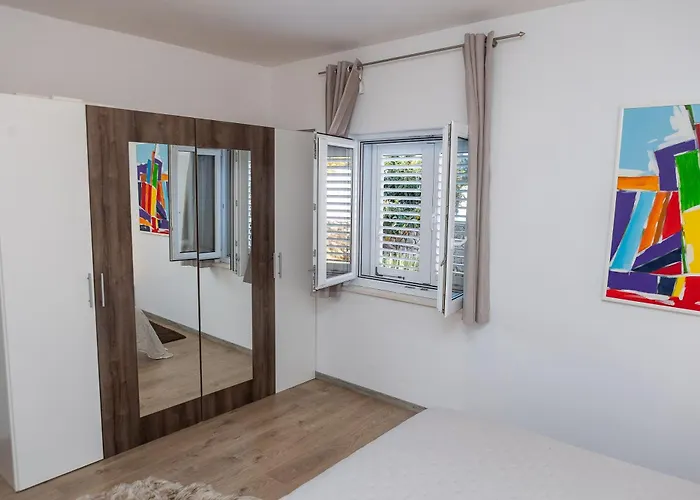 Apartment Garden Retreat -