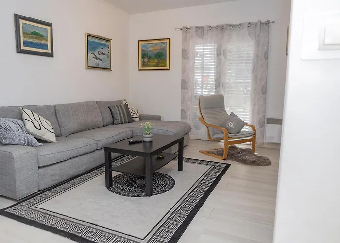 Garden Retreat - Apartment